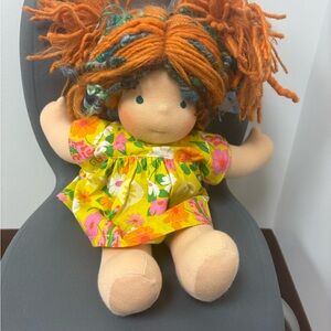 Bamboletta Sitting Friend